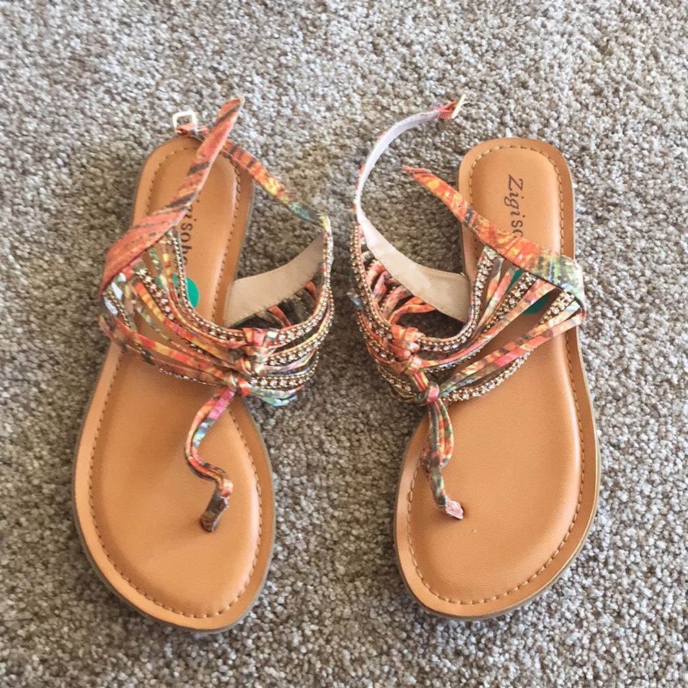 Warm colors sandals. Comfy